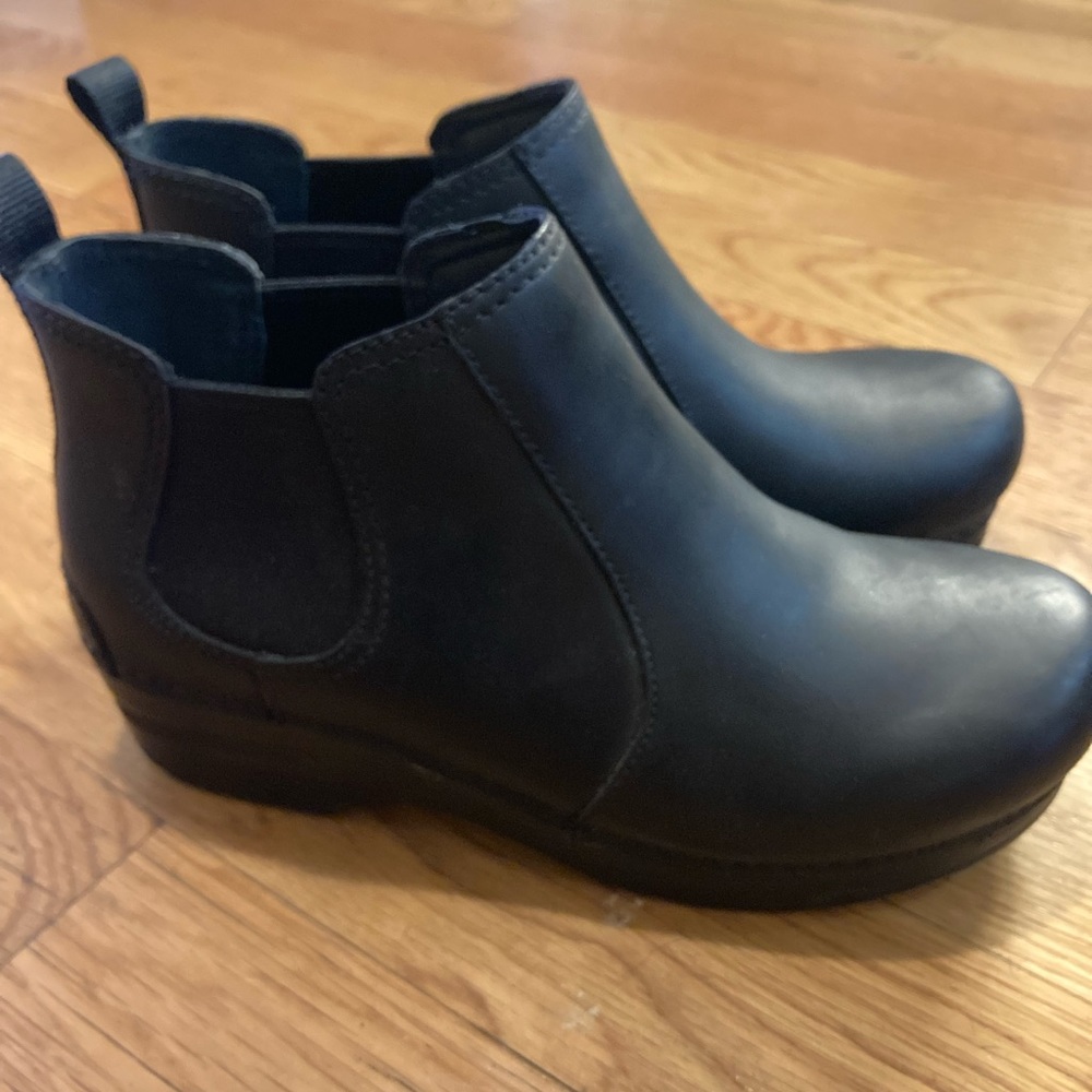 Dansko Frankie bootie, size 38